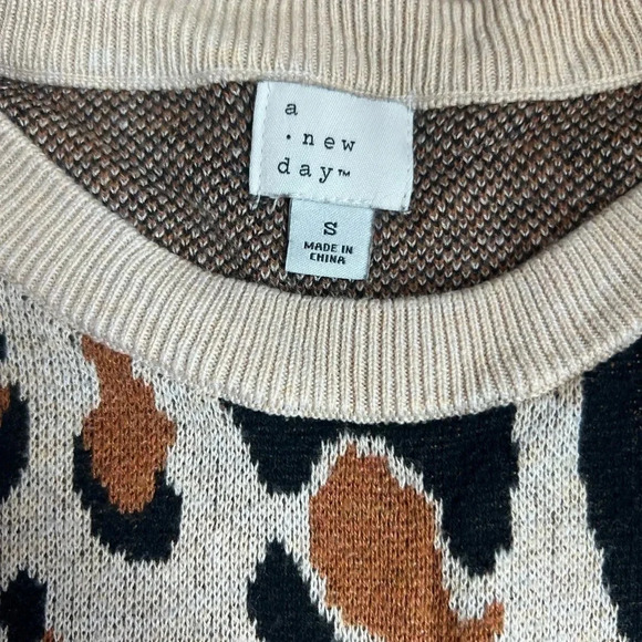 A NEW DAY : leopard print sweater - Picture 2 of 4